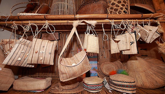 保留文化資產 噶瑪蘭族再展香蕉絲編織