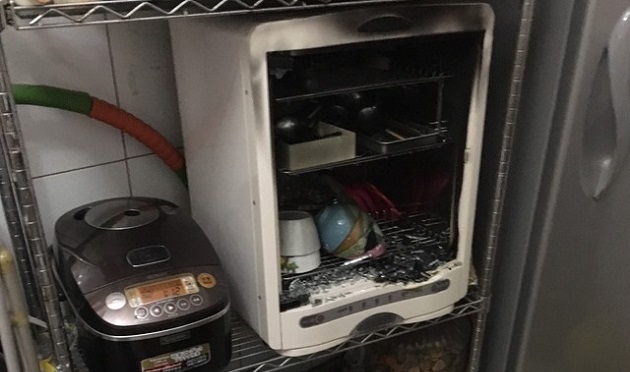 烘碗機突自燃爆炸　疑定時器老舊過熱