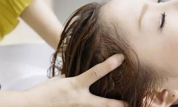 染髮劑慎選避免掉髮 | 文章內置圖片
