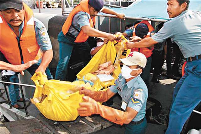 印尼船難4人獲救百餘人失聯 持續搜救中 | 文章內置圖片
