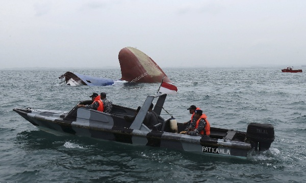 印尼船難4人獲救百餘人失聯 持續搜救中 | 文章內置圖片