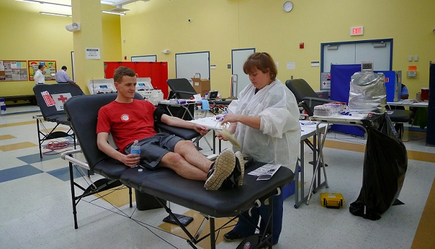 美除30年同志捐血禁令 但仍有12個月限制
