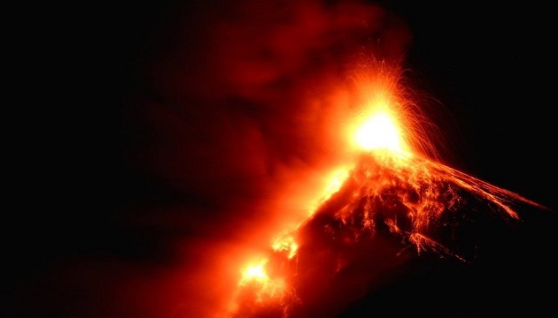 瓜地馬拉火山爆發 噴出7公里高場面壯觀 | 文章內置圖片