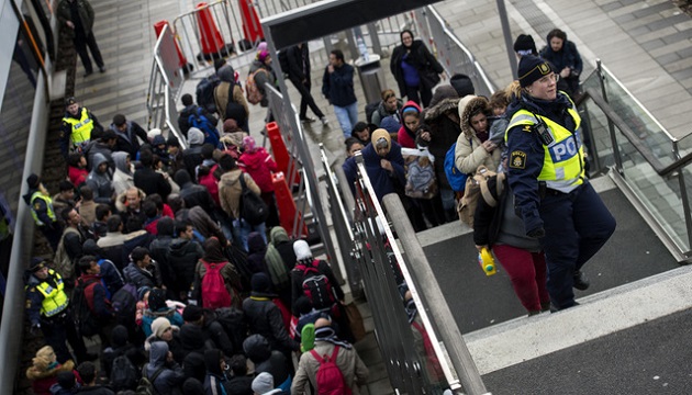 面對難民潮不斷 瑞典重啟邊境檢查