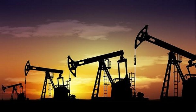 原油過剩 油價持續降 石油廠恐破產