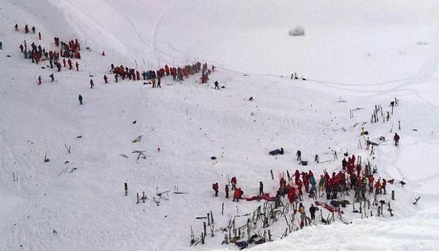法国阿尔卑斯山雪崩酿3死 20失踪