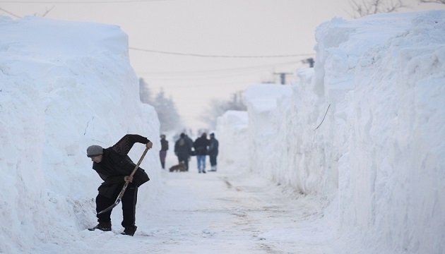 暴風雪侵襲東歐 阻斷交通運輸被迫停課