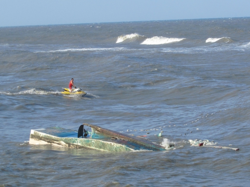 撈鰻苗膠筏翻覆 漁民失蹤至今仍下落不明 | 文章內置圖片