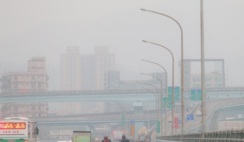 東北季風減弱導致中市空氣品質PM2.5濃度偏高