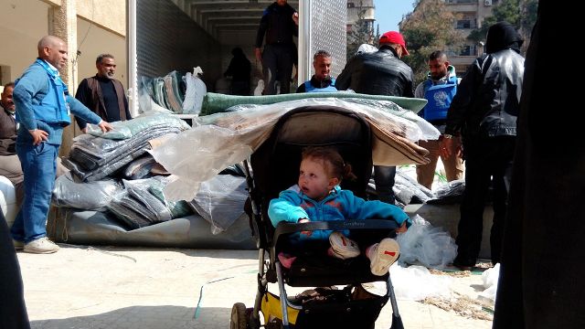 聯合國首度空投21噸物資救援 敘遭IS圍困快面臨餓死!  | 文章內置圖片