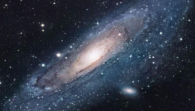 哈伯捕捉瞬間的閃耀！分析出距離134億光年星系