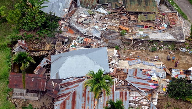 印尼強震傷亡未知 雖海嘯警報解除民眾仍逃出家門避海嘯