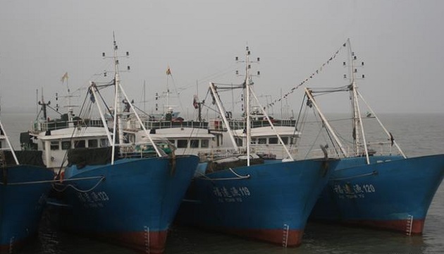 渡阿非法陸漁船遭擊沉 獲救漁民恐面臨罰責