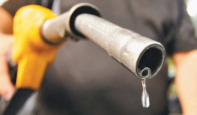 油價續日連漲終停止 周一起調降0.1