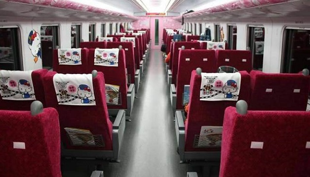 Hello Kitty彩繪列車首航 枕巾竟被偷328條