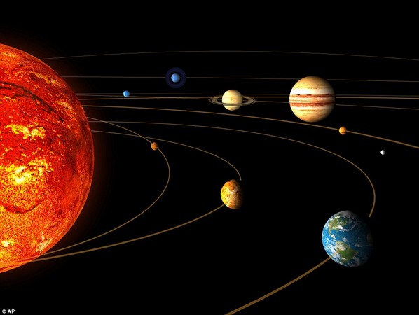 太陽水星地球連成一線！全球天文迷引頸期待的「水星凌日」今晚登場