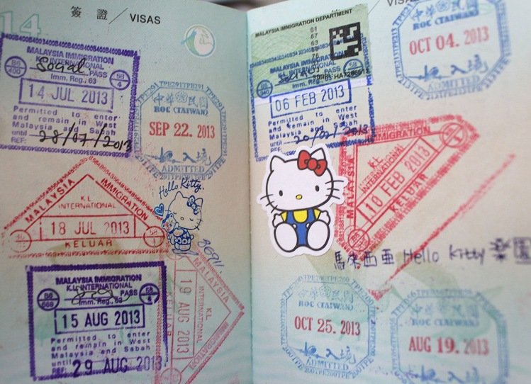 不只「台灣國」！護照貼Hello Kitty、蓋紀念章恐無效