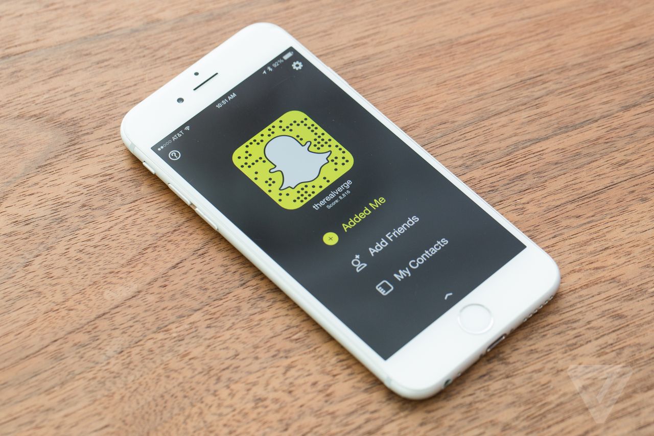 脸书霸主地位濒临GG？社群新贵「Snapchat」获得18亿美元天价融资！