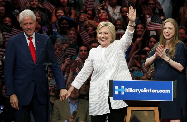 美首位民主黨女性總統候選人誕生！希拉蕊自行宣布獲提名 | 文章內置圖片