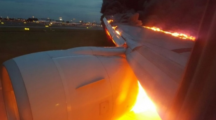 新航客機遺漏油 降落起火無人傷