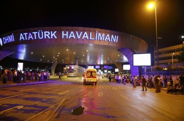 恐怖主義再起!土耳其最大機場疑遭恐攻  已知36死147傷