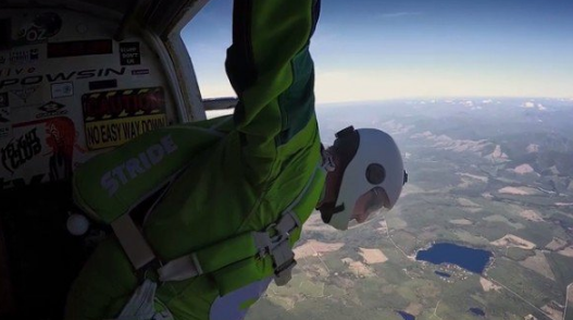 傳奇飛人Luke Aikins 不帶降落傘 高空落地成功! | 文章內置圖片