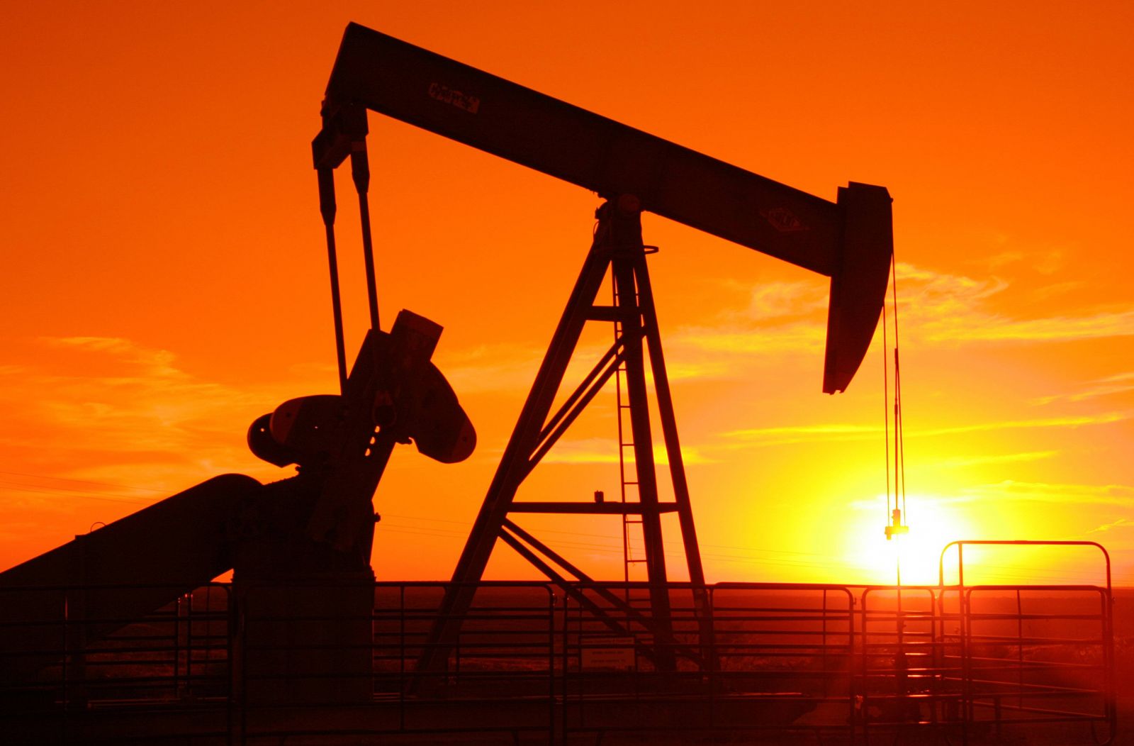若油價持續走低恐凍產   OPEC擬9月開會
