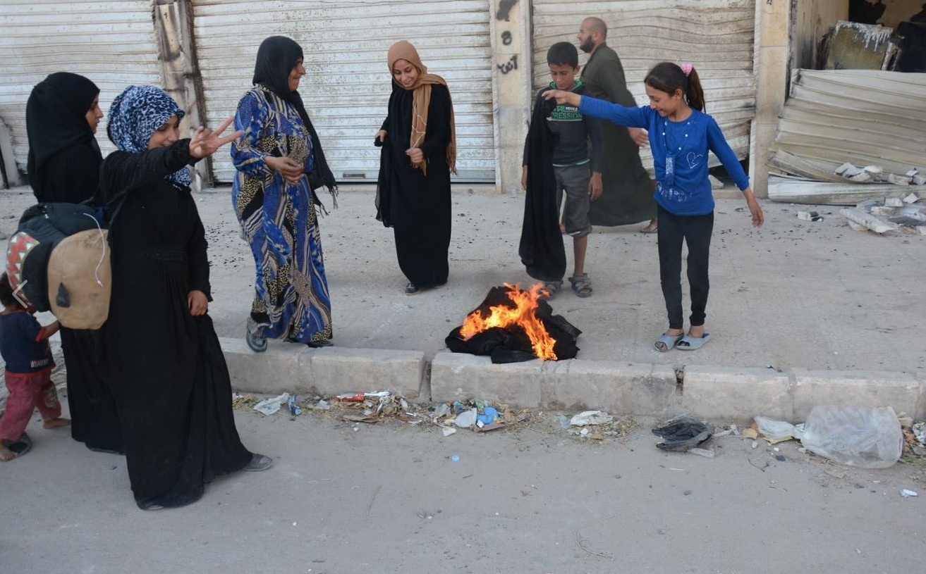 脫離IS摘頭巾！ 敘利亞小鎮獲美國救援 | 文章內置圖片