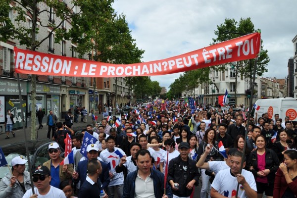 抗議治安問題 上千名華人巴黎示威遊行