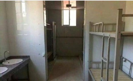 貴州中學公廁改宿舍 校方：學生不是來享受的！？ | 文章內置圖片