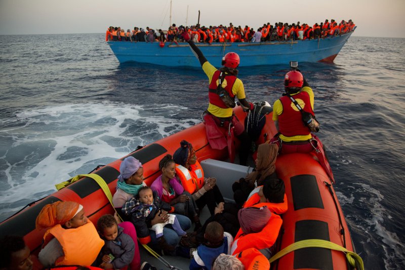 海上惊魂！ 义大利创纪录单日救6500难民 | 文章内置图片