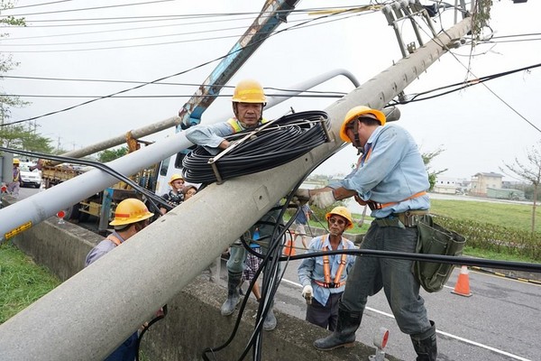 颱风天救灾人员也保命！　停电停水民众莫慌张！