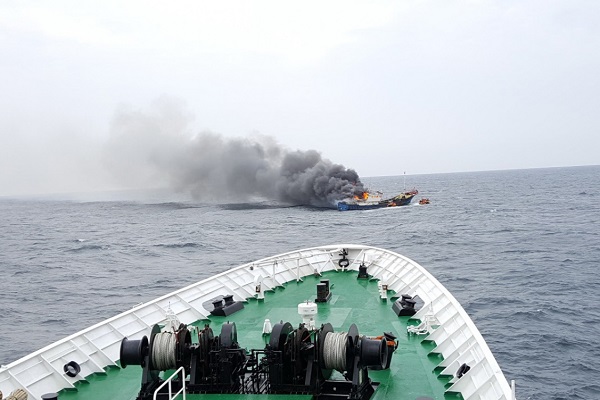 中國漁船起火釀3死  疑南韓海警丟震撼彈？
