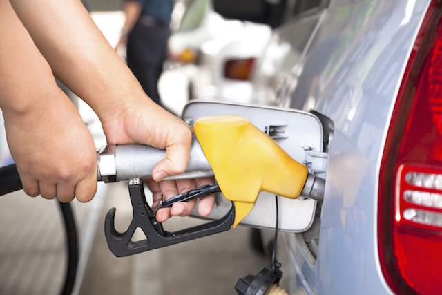 油價飆漲！明汽油漲1.1元、柴油1.2元 | 文章內置圖片