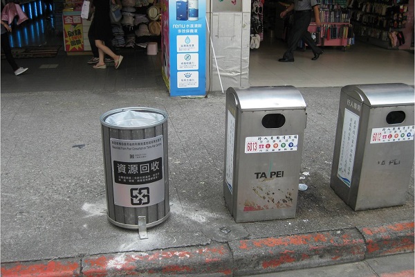 在台灣找不到垃圾桶去哪裡？　外國人：便利商店！