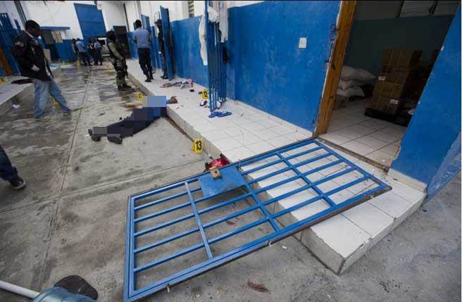 海地爆奪槍殺警  174名囚犯赤腳越獄 | 文章內置圖片