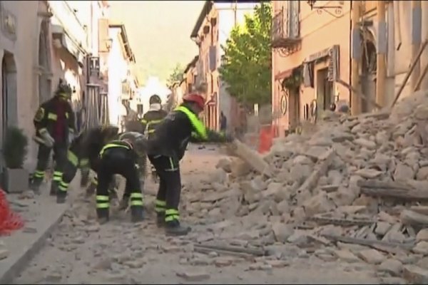 義大利強震毀古蹟！　聖本篤教堂剩下一面牆！ | 文章內置圖片