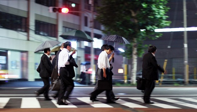 日本年輕人開心不起來？　全球最高國債擔心退休制度崩解該如何開心？
