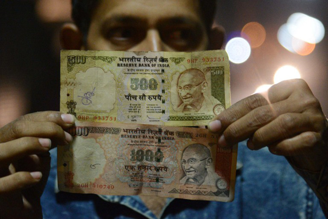 印度無預警廢鈔 遊客街頭賣藝籌旅費  | 文章內置圖片