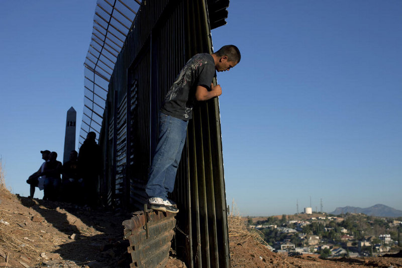 管制移民!川普選前承諾再兌現 下令築起美墨邊界高牆 | 文章內置圖片