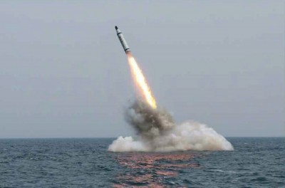 北韓試射新型飛彈　金正恩全程監督