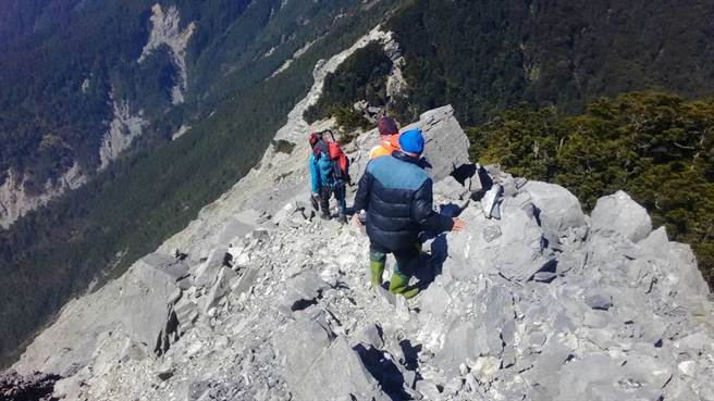 「爬黑山」將開罰! 登山管理自治條例通過審核 | 文章內置圖片