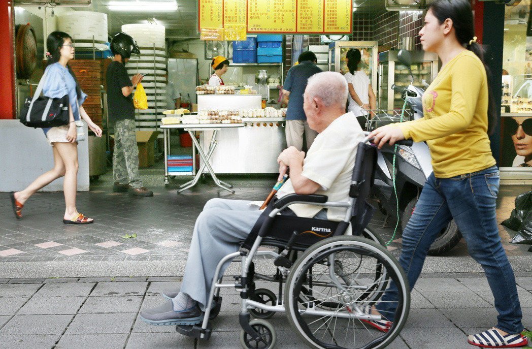 台灣老化指數破百！ 青壯年撫養負擔暴增 | 文章內置圖片