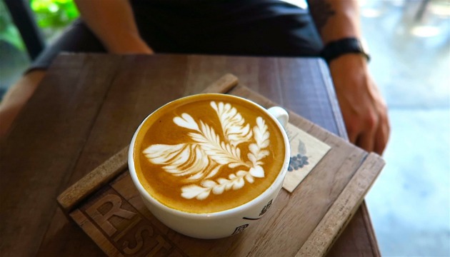 以色列公司推客製化咖啡機 人人都能拉花 