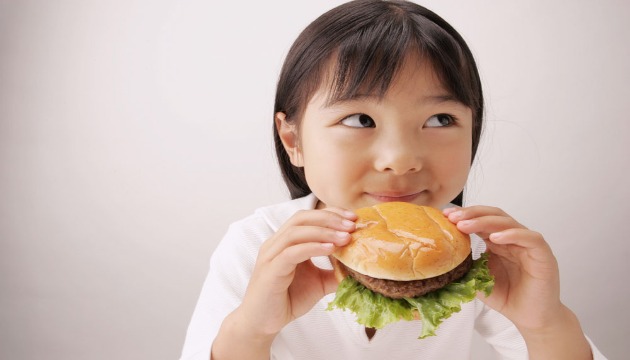 兒童節送漢堡 兒童開心但可能違法？ | 文章內置圖片
