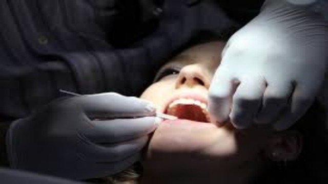 高階影像結合醫材 藍光雷射做假牙