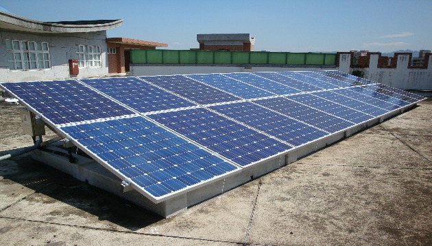 苗县屋顶加装太阳能发电 生财又节能