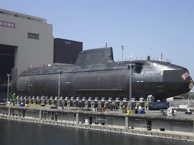 英國核潛艦「大膽號」下水試航 預計2018年正式成軍服役