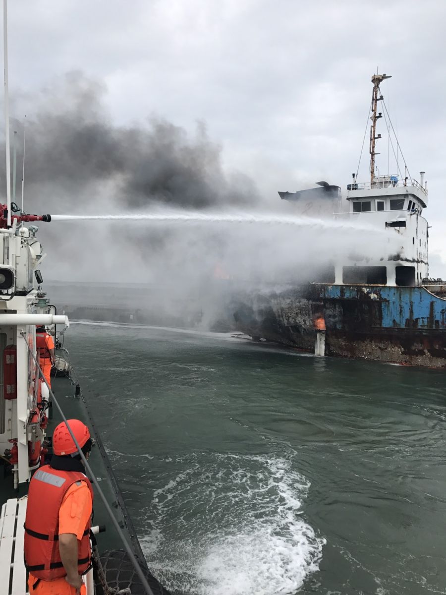 佳Ｏ輪火燒船 台中海巡消防協力救援 | 文章內置圖片
