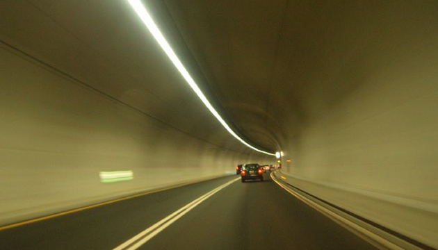 雪山隧道仍採禁止變換車道之行車規定